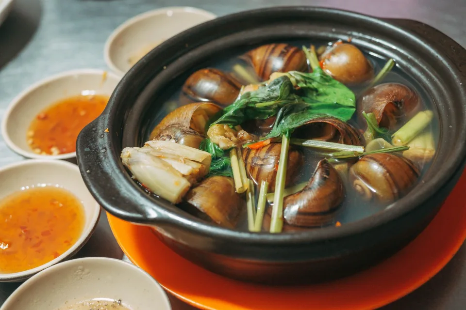 Bình trà và cà phê cho nhóm đông